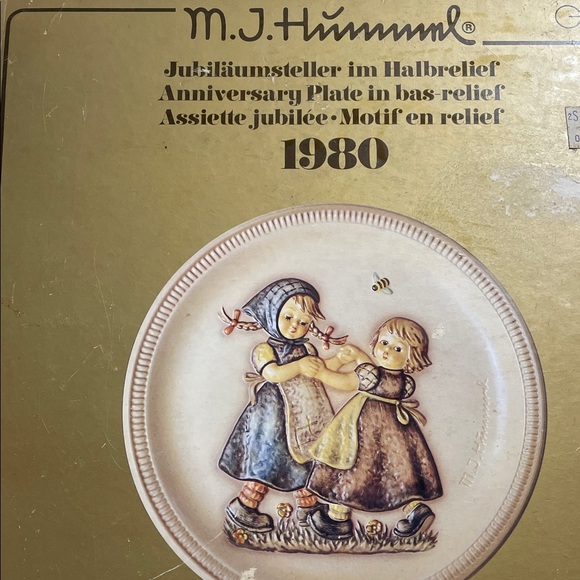 M J Hummel Other - Hummel 1980 Collectable Anniversary Plate - Cream and Browne